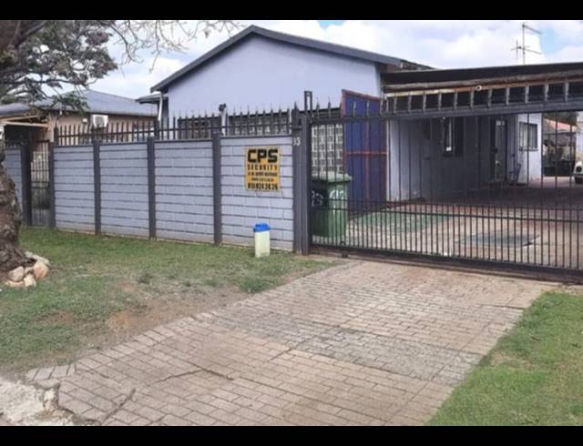 3 BEDROOM HOUSE FOR SALE IN FLORENTIA